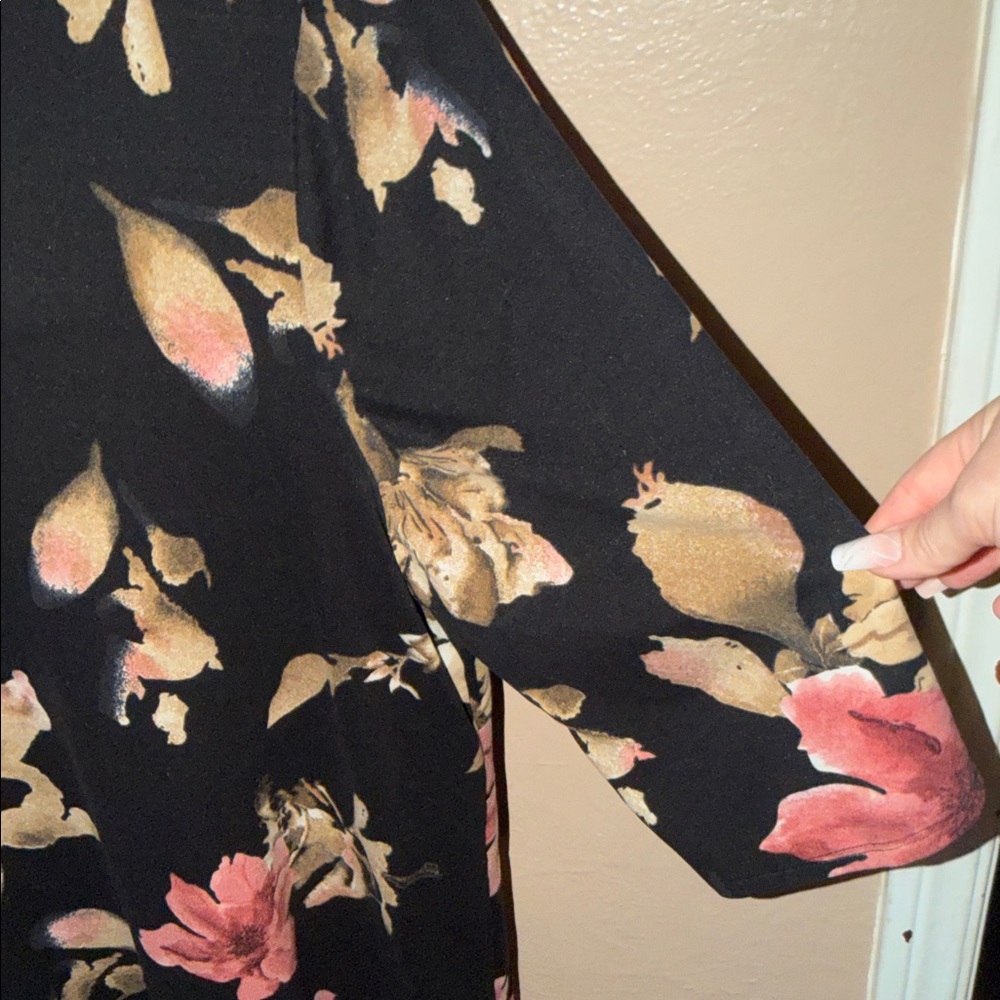 Floral Keyhole Women's Top 2X - Picture 4 of 7